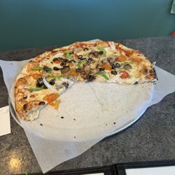 Thunder Ridge Vineyards - The brick oven pizza.
