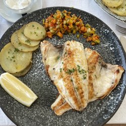 Restaurante Vista Mar - Grilled dorada (sea bass)