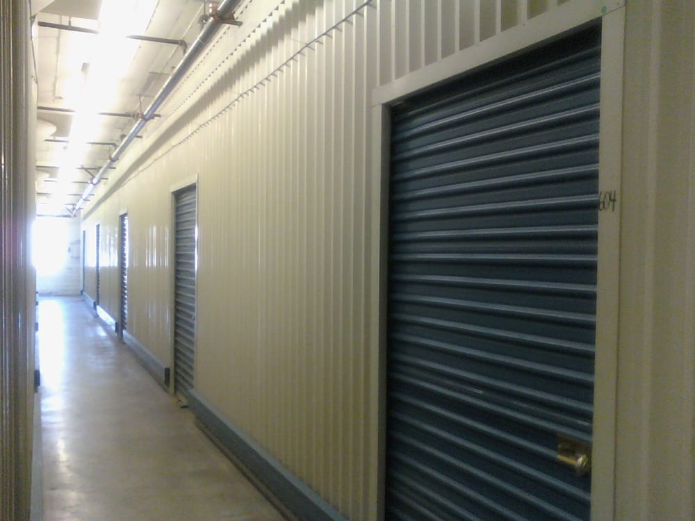 BEVERLY HILLS SELF STORAGE 9014 Wilshire Blvd, Beverly Hills