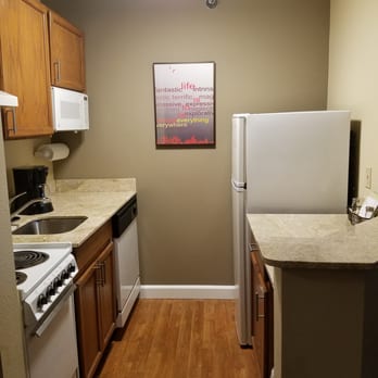 Candlewood Suites - Saint Charles - Kitchenette w all amenities (Town place Suites) - Hotels Near Me - Saint Charles, Missouri Candlewood Suites - Saint Charles - Kitchenette w all amenities (Town place Suites) - Hotels Near Me - Saint Charles, Missouri
