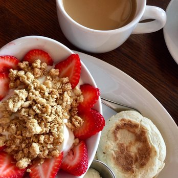 Daily Dose Old Town Bar & Grill - Fruit and yogurt parfait (fresh bananas and strawberries with vanilla greek yogurt and ginger snap granola) was perfect! - Breakfast & Brunch Near Me - Scottsdale, Arizona