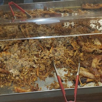 Robbins Nest Restaurant - While hog - Southern Near Me - Selma, North Carolina