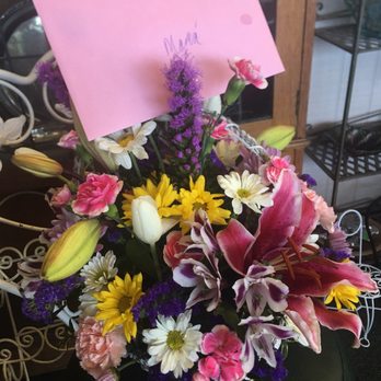 Melinda McCoy's Flowers - A wonderful floral arrangement from Melinda Mc Coy's florist - Floral Designers Near Me - Long Beach, California Melinda McCoy's Flowers - A wonderful floral arrangement from Melinda Mc Coy's florist - Floral Designers Near Me - Long Beach, California
