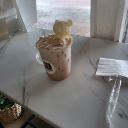 Latte with Big size teddy bear(milk) Latte with Big size teddy bear(milk)
