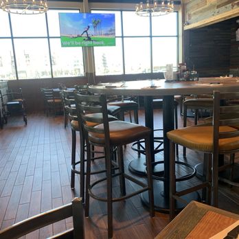 Moretti's Ristorante and Pizzeria - Interior - Pizza Near Me - Wheeling, Illinois Moretti's Ristorante and Pizzeria - Interior - Pizza Near Me - Wheeling, Illinois