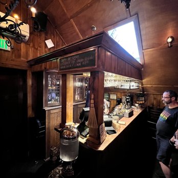 Broom Closet - Bar area - Pubs Near Me - Bend, Oregon