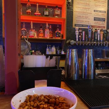 High Horse Ice House - Bar with complimentary nuts - Barbeque Near Me - San Antonio, Texas