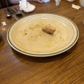 Duffy's Restaurant - This is all that was left of the cinnamon roll after 4 people ate it. - American Near Me - Aberdeen, Washington