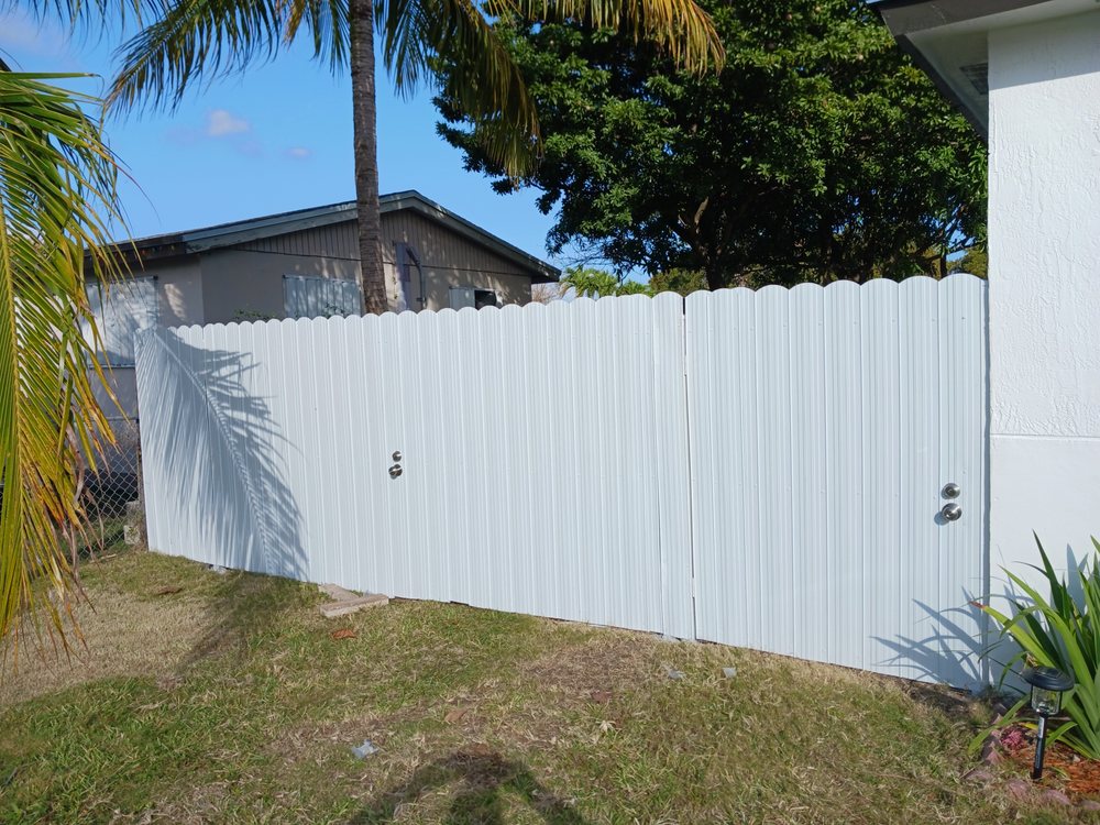 Slide of Metal Fence Guajiro
