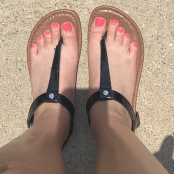Nail Spa Allure - Gel Pedicure (color 32) - Nail Salons Near Me - Temple, Texas