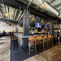 Bar Siena - Industrial bar