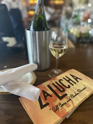 La Lucha by null