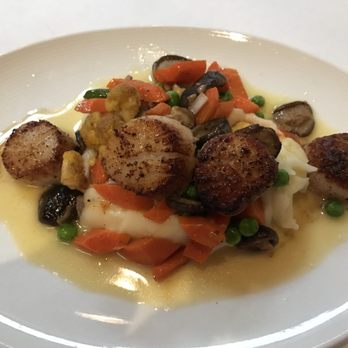 The Crossing - Sea Scallops - Lunch - New American Near Me - Clayton, Missouri