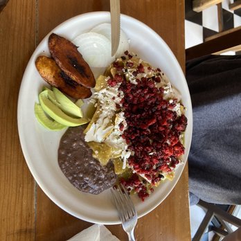Q'Bravo - Green Chilaquiles with chorizo - Mexican Near Me - Isla Mujeres, ROO Q'Bravo - Green Chilaquiles with chorizo - Mexican Near Me - Isla Mujeres, ROO