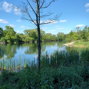 Hidden Lake Forest Preserve - Parks Near Me - Downers Grove, Illinois Hidden Lake Forest Preserve - Parks Near Me - Downers Grove, Illinois