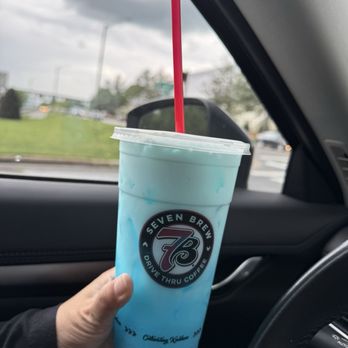 7 Brew Coffee - Ocean Breeze Fizz with cream - Coffee & Tea Near Me - Johnson City, Tennessee