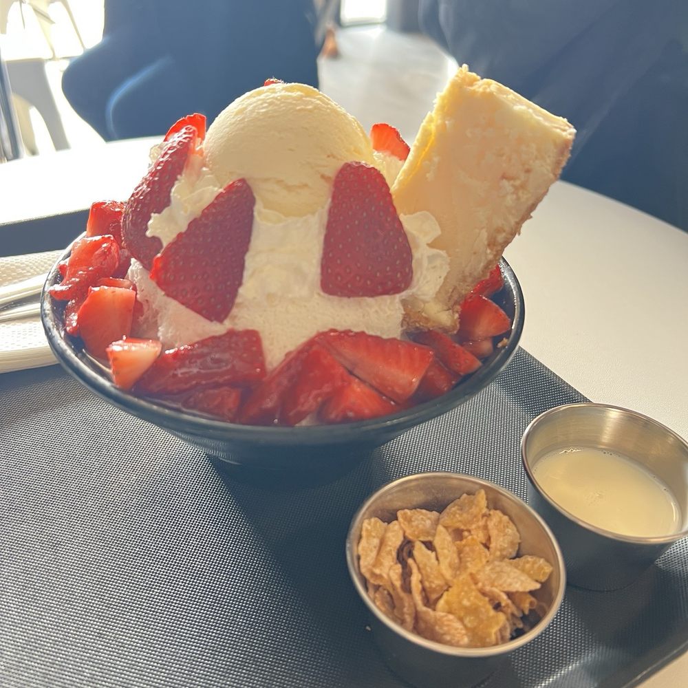 Bru Tea Cafe - Strawberry cheesecake bingsu - Bubble Tea Near Me - Elk Grove, California Bru Tea Cafe - Strawberry cheesecake bingsu - Bubble Tea Near Me - Elk Grove, California