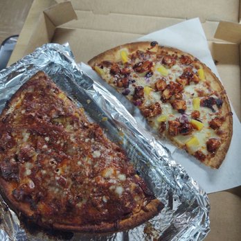 Geraci's Restaurant - Right, my uncut (not), half baked (not) pizza came out. Left, how I had to doctor so it wasn't burnt to a crisp when reheating... - Pizza Near Me - University Heights, Ohio