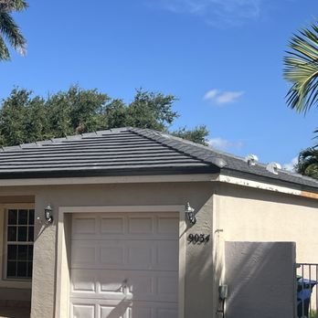 Florida Roof -Tech - Roofing Near Me - Hialeah, Florida