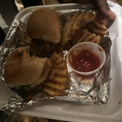 Ida Mae’s Juke Joint - Oxtail sliders