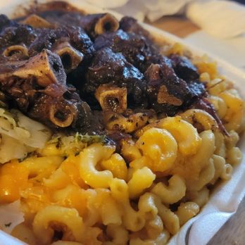 Elaine's Kitchen - Small oxtail dinner with mac n cheese & cabbage. - Caribbean Near Me - Dallas, Texas