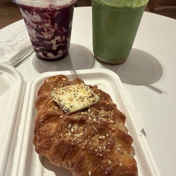 Haan Coffee - Blueberry chai latte, strawberry matcha, croissant - Coffee Roasteries Near Me - Orlando, Florida Haan Coffee - Blueberry chai latte, strawberry matcha, croissant - Coffee Roasteries Near Me - Orlando, Florida