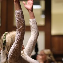 Manor House Events - Throwing of the bouquet!