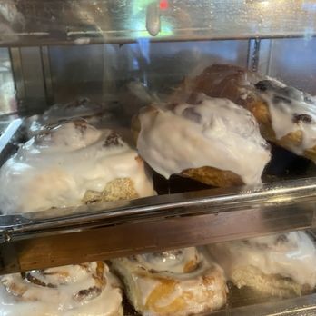 Foothill Grill - Delicious Cinnamon Rolls - American Near Me - Dahlonega, Georgia