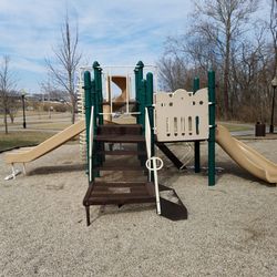 Hogin Park - slide fort