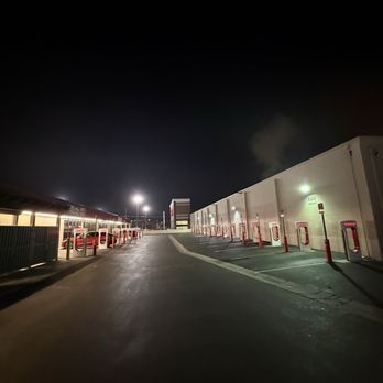 Tesla Supercharger - EV Charging Stations Near Me - Burbank, California Tesla Supercharger - EV Charging Stations Near Me - Burbank, California