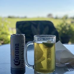 Bogies Grill - Nice cold beer  on the course