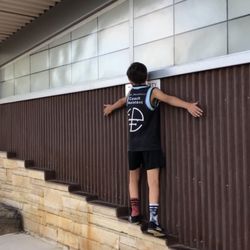 Edge Movement Parkour & Adaptability Training - Spatial awareness and balance are critical in navigating this unique challenge