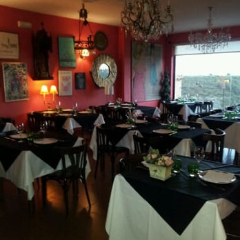 La Cabaña de Alarcón - Buen salon acogedor. - Spanish Near Me - Alarcón, CU