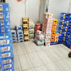 C&D Market - Beer cave