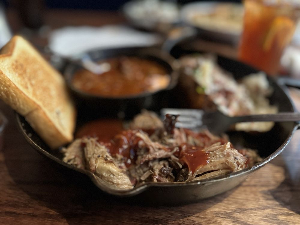 Redwood Taphouse — Mexican restaurant in Porterville
