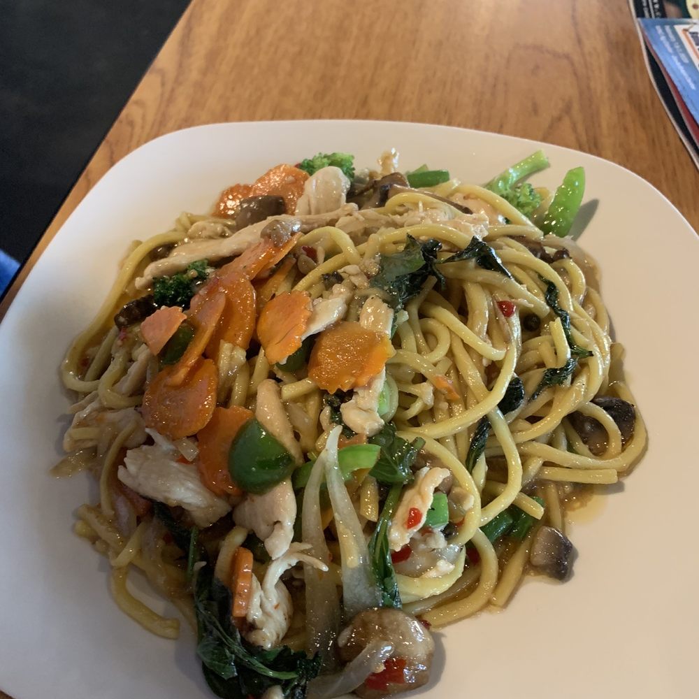 Boon Choo Thai Express - Drunken noodle with chicken - Thai Near Me - Flat Rock, North Carolina Boon Choo Thai Express - Drunken noodle with chicken - Thai Near Me - Flat Rock, North Carolina