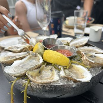Jean Georges - Topping Rose House - Oysters on the half shell - New American Near Me - Bridgehampton, New York Jean Georges - Topping Rose House - Oysters on the half shell - New American Near Me - Bridgehampton, New York