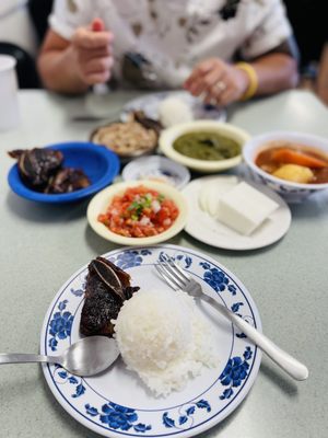 Helena's Hawaiian Food by null