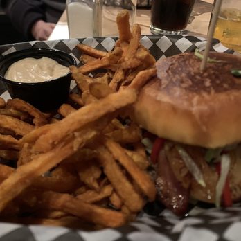Eddie Burger + Bar - Burgers Near Me - Banff, Alberta