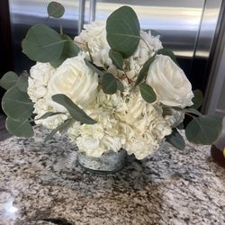 Lodi Flowers - Centerpiece