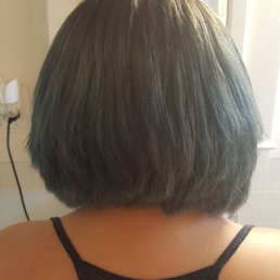My first initial cut by Lisa. I was super unhappy with it and asked her to please fix it. My first initial cut by Lisa. I was super unhappy with it and asked her to please fix it.