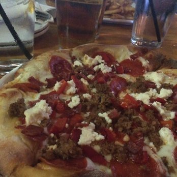 Four Peaks Brewing - Abe Froman Personalized Pizza & Peach beer - Pubs Near Me - Tempe, Arizona