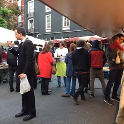 Marché de la Place du Châtelain - Tasting new flavours