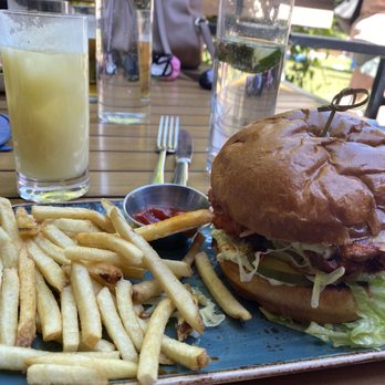 Mountain Standard - Spicy Chicken Sandwich - New American Near Me - Vail, Colorado