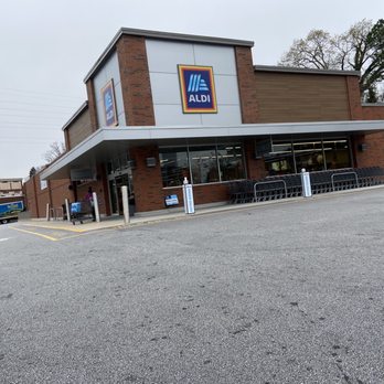 ALDI - the exterior of a grocery store - Grocery Near Me - Smyrna, Georgia