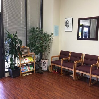 Pasadena Family Chiropractic - Reception area - Chiropractors Near Me - Pasadena, California Pasadena Family Chiropractic - Reception area - Chiropractors Near Me - Pasadena, California