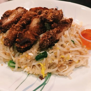 Rod D by Sitti - Pad Thai with Crispy Chicken - Thai Near Me - Brookline, Massachusetts Rod D by Sitti - Pad Thai with Crispy Chicken - Thai Near Me - Brookline, Massachusetts