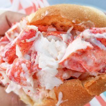 James Hook & Co - Never before had I ran out of bun and had so much delicious lobster meat left, never. This roll is the definition of "generous serving". - Seafood Near Me - Boston, Massachusetts James Hook & Co - Never before had I ran out of bun and had so much delicious lobster meat left, never. This roll is the definition of "generous serving". - Seafood Near Me - Boston, Massachusetts