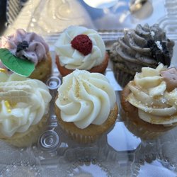 Cups N Cakes - Half dozen minis