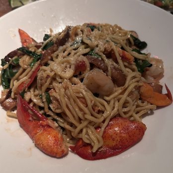 Yard House - Lobster Garlic Noodles - Bars Near Me - Pasadena, California Yard House - Lobster Garlic Noodles - Bars Near Me - Pasadena, California